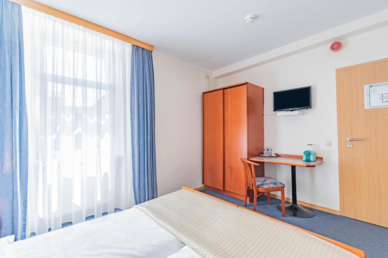 Hotel Le Petit Poete Ехтернах Екстериор снимка